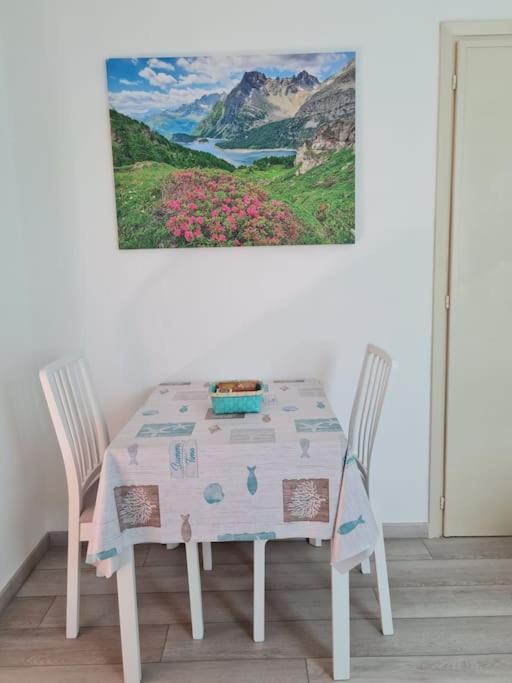 Piccolo Monolocale A Verbania Buitenkant foto